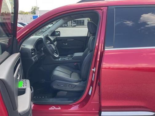 2025 Honda Pilot Touring 8-Passenger