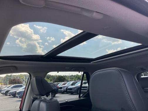 2025 Honda Pilot Touring 8-Passenger