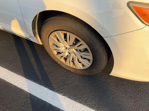 Super White 2014 Toyota Camry LE