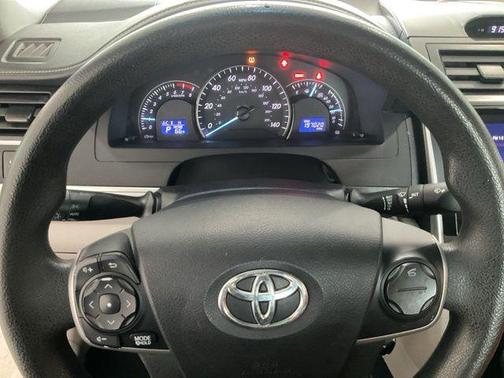 Super White 2014 Toyota Camry LE