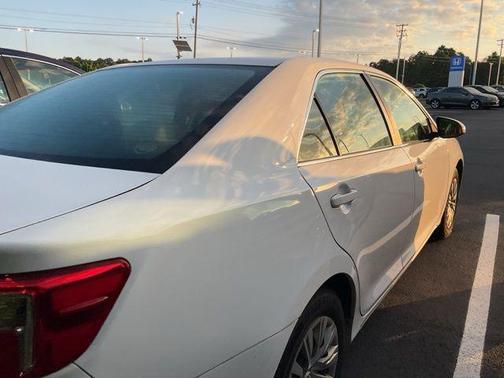 Super White 2014 Toyota Camry LE