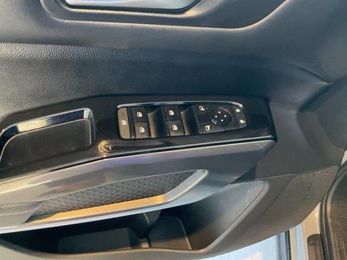 2022 Nissan Pathfinder SL 2WD