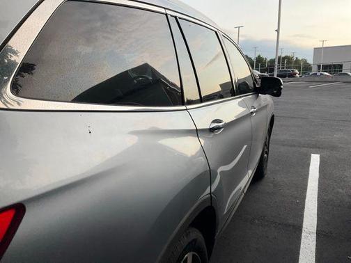 Silver Metallic 2017 Honda Pilot Touring