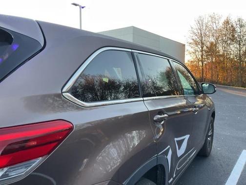 2018 Toyota Highlander LE I4