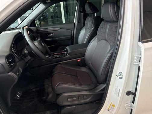 Platinum White Pearl 2026 Honda Pilot Black Edition