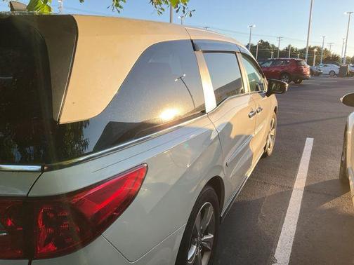White Diamond Pearl 2019 Honda Odyssey EX-L