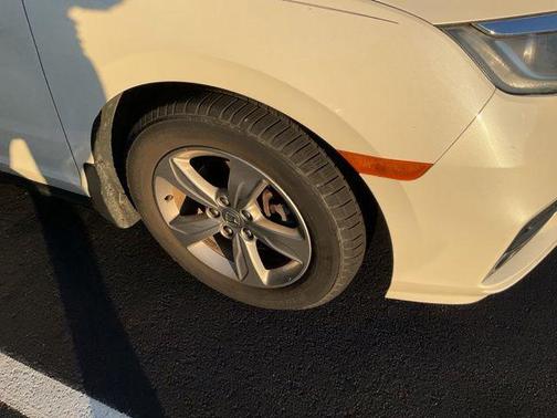 White Diamond Pearl 2019 Honda Odyssey EX-L