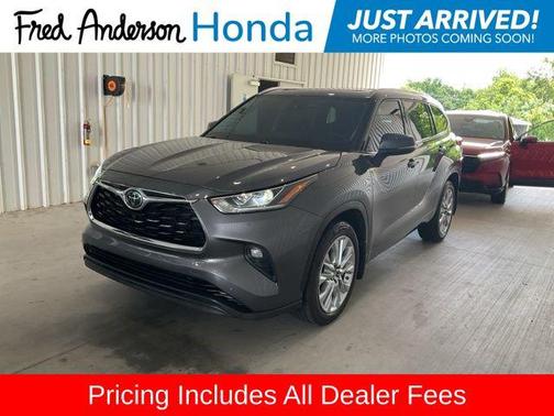 Magnetic Gray Metallic 2022 Toyota Highlander Limited