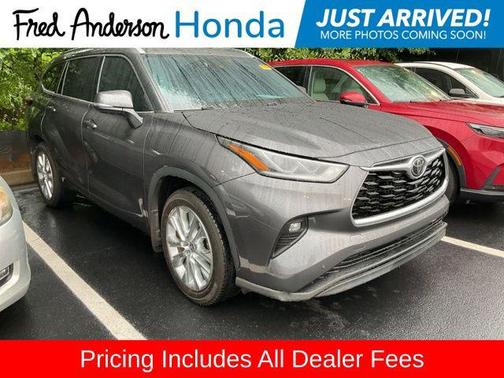 Magnetic Gray Metallic 2022 Toyota Highlander Limited