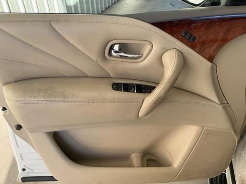 2016 INFINITI QX80 Base