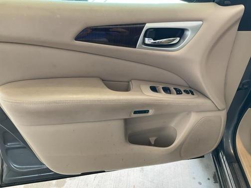 2015 Nissan Pathfinder SL
