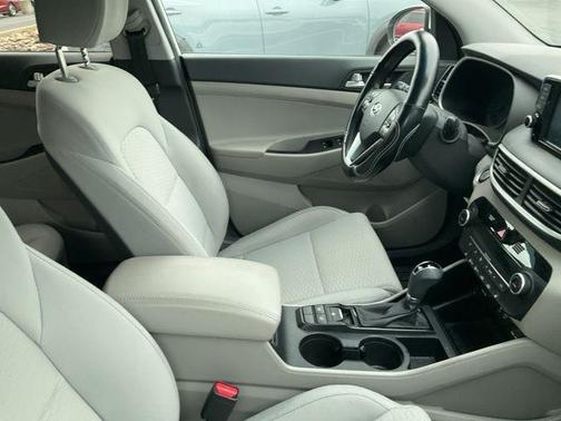2019 Hyundai TUCSON SE