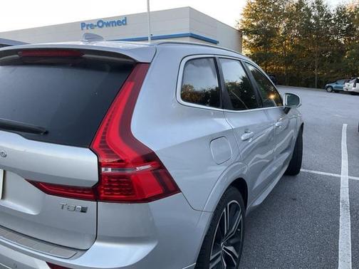 2019 Volvo XC60 Recharge Plug-In Hybrid T8 R-Design