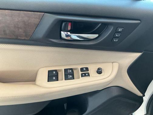 Crystal White Pearl 2016 Subaru Outback 2.5i Limited