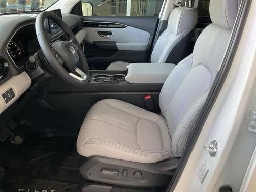 2025 Honda Pilot Touring 8-Passenger