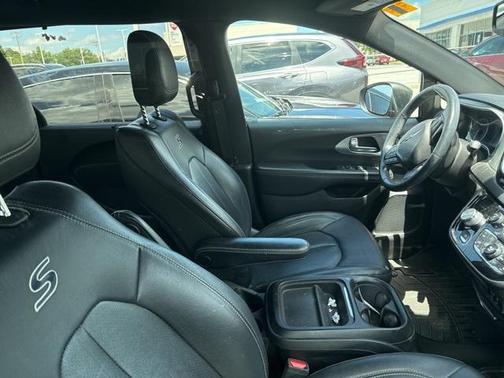 2020 Chrysler Pacifica Touring L