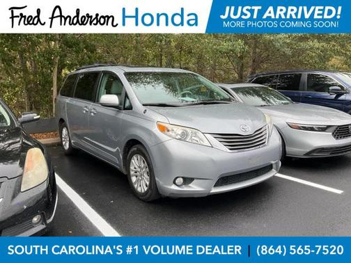 2014 Toyota Sienna XLE