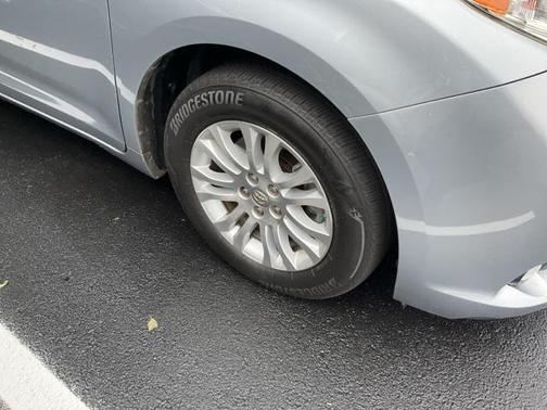 2014 Toyota Sienna XLE