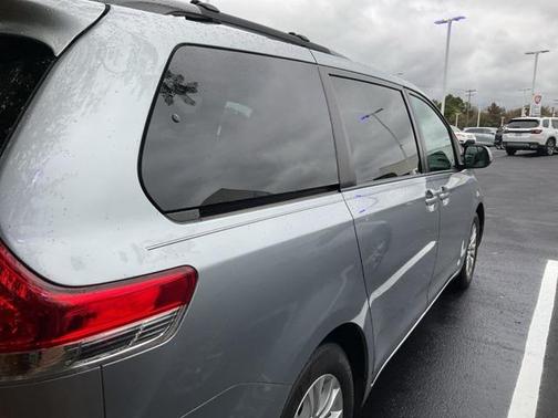 2014 Toyota Sienna XLE