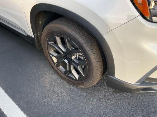 Platinum White 2025 Honda Pilot Touring 8-Passenger