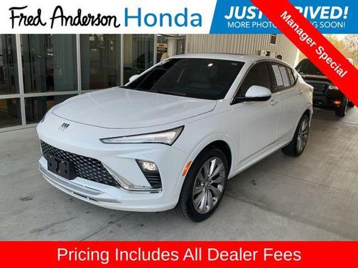 White Frost Tricoat 2024 Buick Envista Avenir FWD