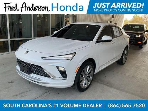 White Frost Tricoat 2024 Buick Envista Avenir FWD