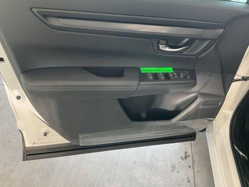 Platinum White Pearl 2026 Honda CR-V LX 2WD