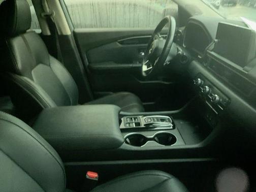 Obsidian Blue 2025 Honda Pilot Touring 8-Passenger