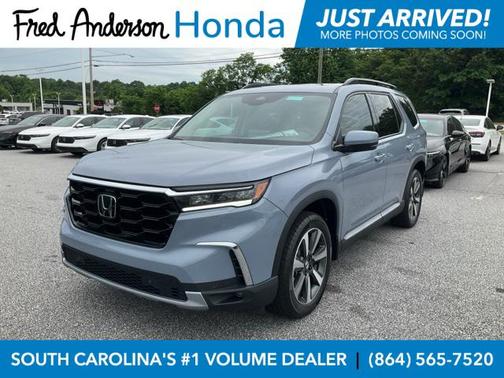 2025 Honda Pilot Touring 8-Passenger