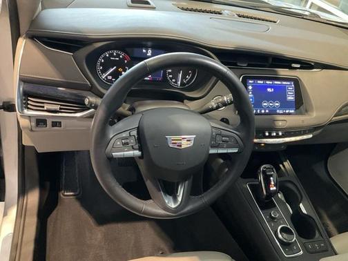 2021 Cadillac XT4 Premium Luxury