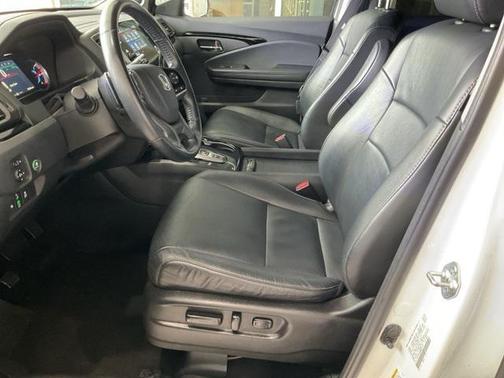 2021 Honda Pilot Touring 8-Passenger