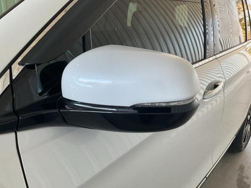 2022 Honda Pilot Touring 8-Passenger