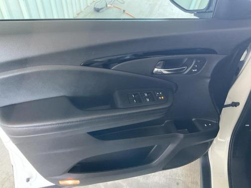 2022 Honda Pilot Touring 8-Passenger