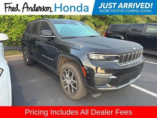 Diamond Black Crystal Pearlcoat 2025 Jeep Grand Cherokee Limited