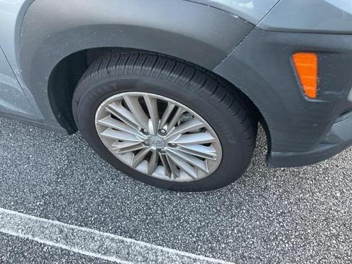 2021 Hyundai KONA SEL