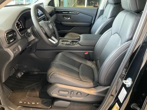 2025 Honda Pilot Touring 8-Passenger