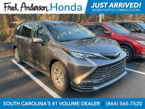 2021 Toyota Sienna LE