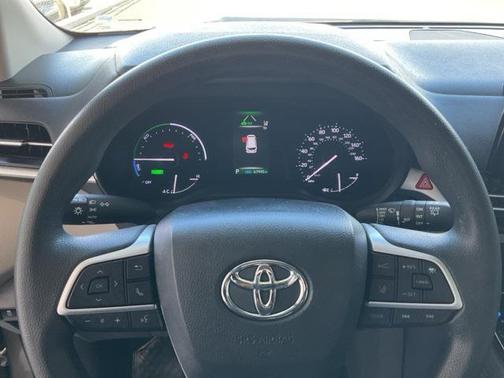 2021 Toyota Sienna LE