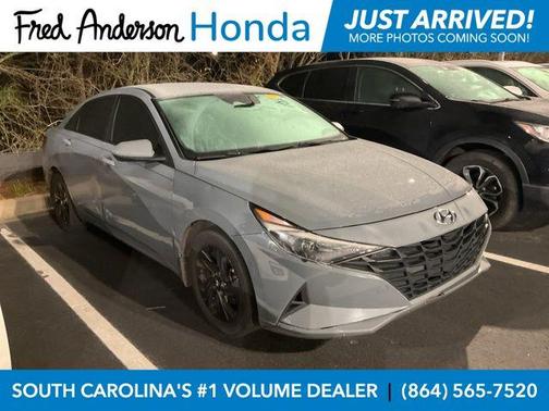 2022 Hyundai ELANTRA SEL