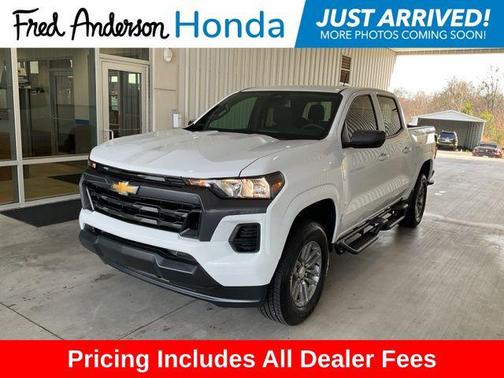 Summit White 2025 Chevrolet Colorado LT