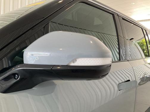 2023 Rivian R1S Adventure