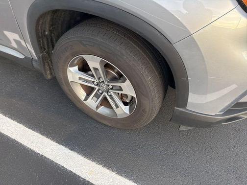 Silver Metallic 2024 Honda Pilot EX-L 7 Passenger