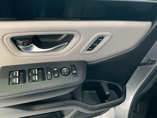 Silver Metallic 2024 Honda Pilot EX-L 7 Passenger