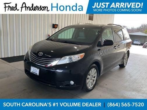 2017 Toyota Sienna XLE