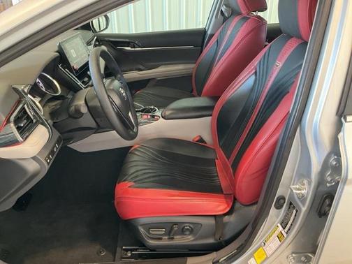 2024 Toyota Camry Hybrid SE