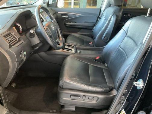 Crystal Black Pearl 2016 Honda Pilot EX-L