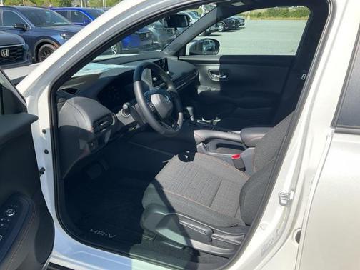 2025 Honda HR-V 2WD Sport