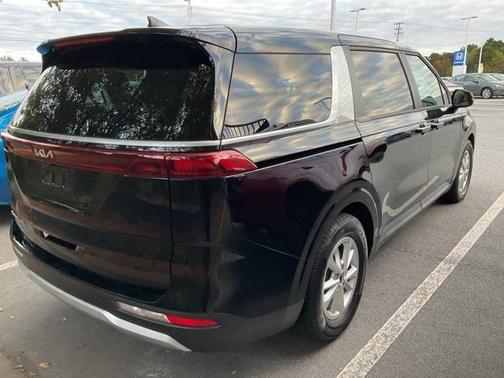 2023 Kia Carnival LX