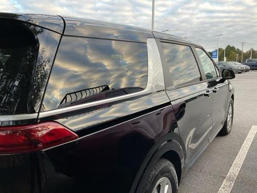 2023 Kia Carnival LX