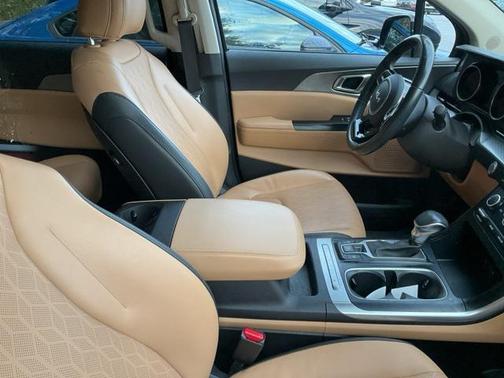 2023 Kia Carnival LX